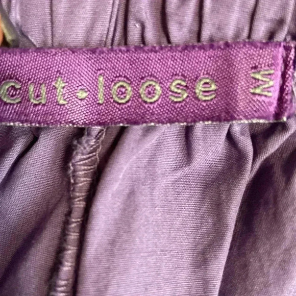 Cut • Loose |  Organic Cotton Shorts - Picture 3 of 4